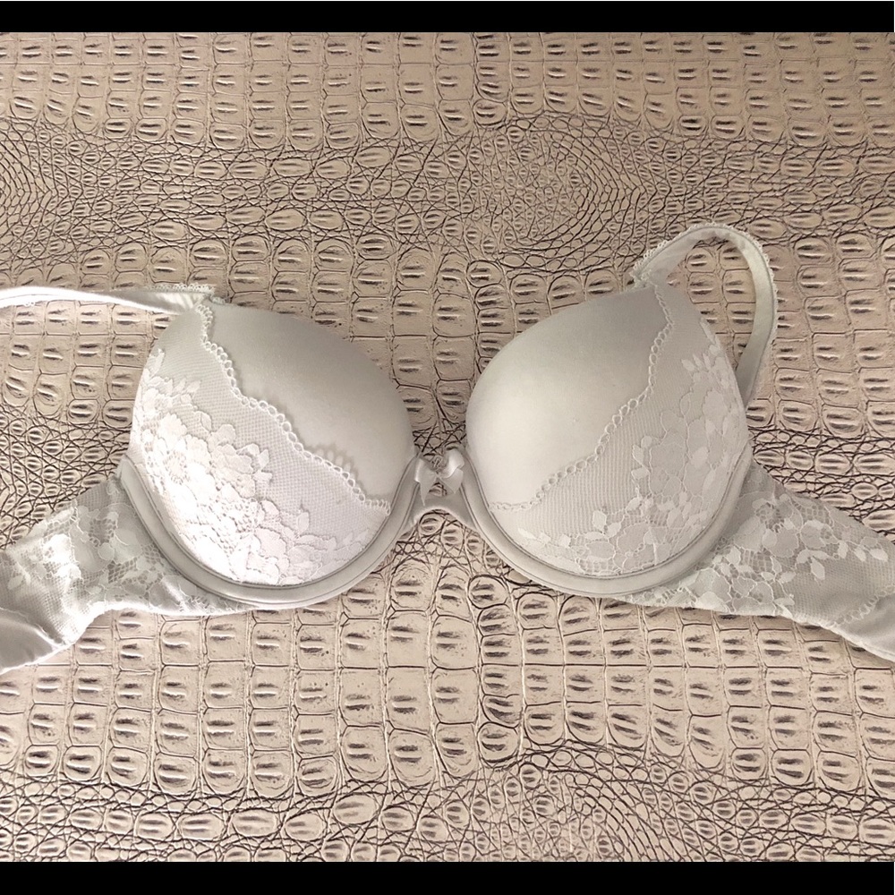 Victoria’s Secret White Bra